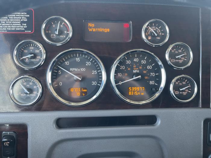 2021 Peterbilt 389-18
