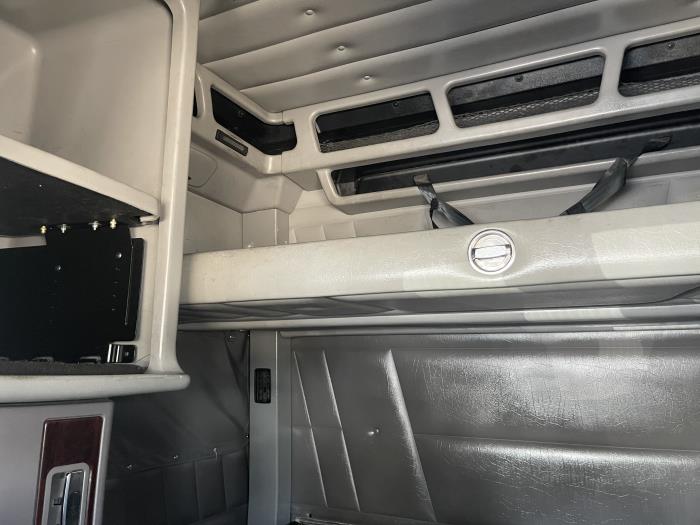 2021 Peterbilt 389-24
