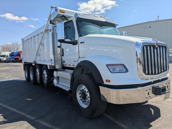 2022 International HX620-4