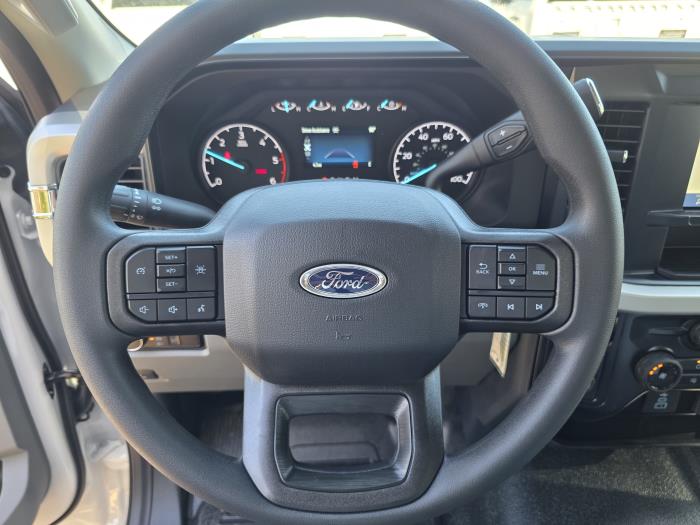 2025 Ford F-600-14