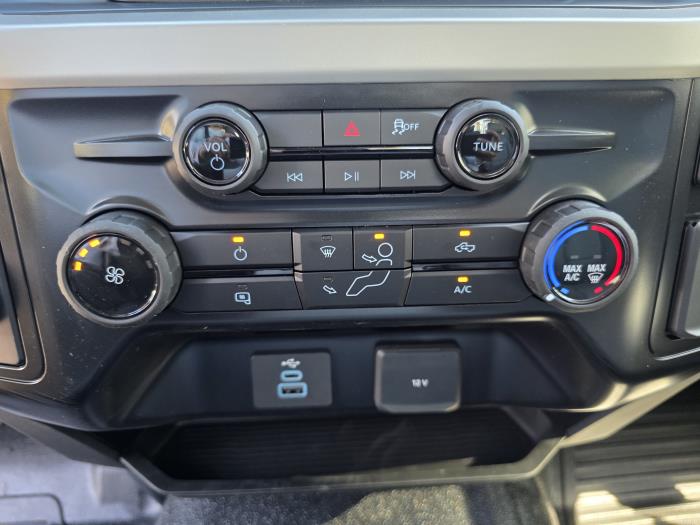 2025 Ford F-600-17