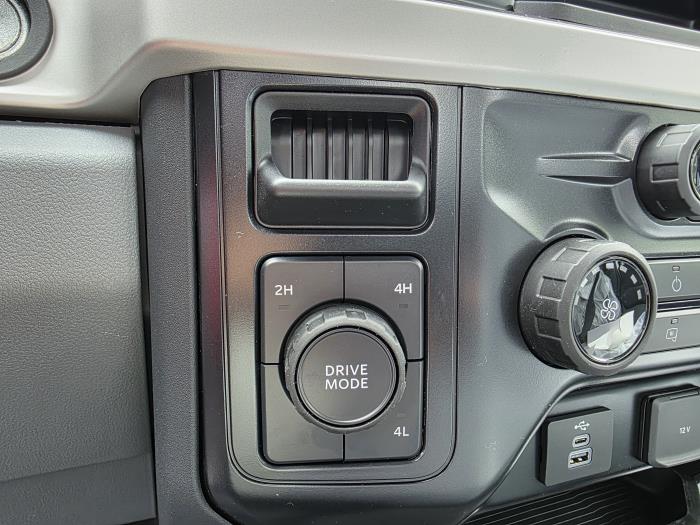 2025 Ford F-600-18
