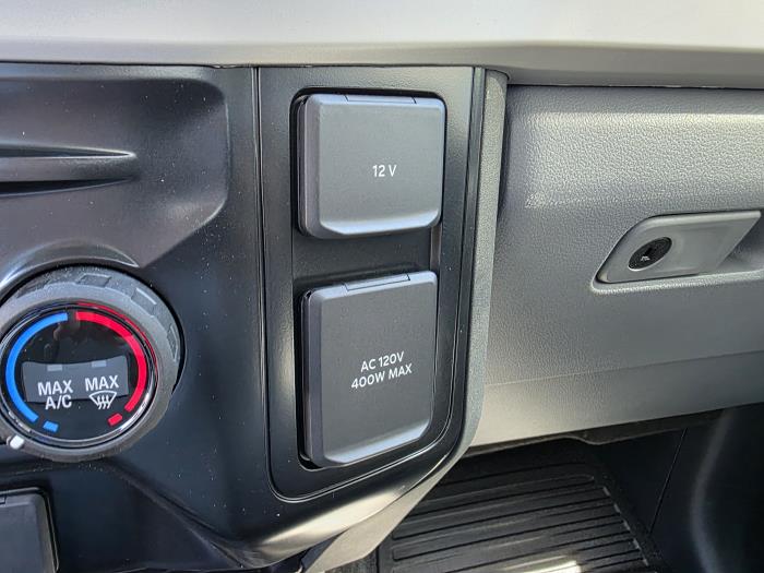 2025 Ford F-600-19