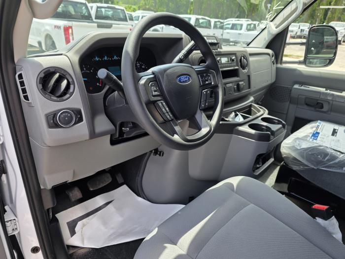 2025 Ford E-350-15