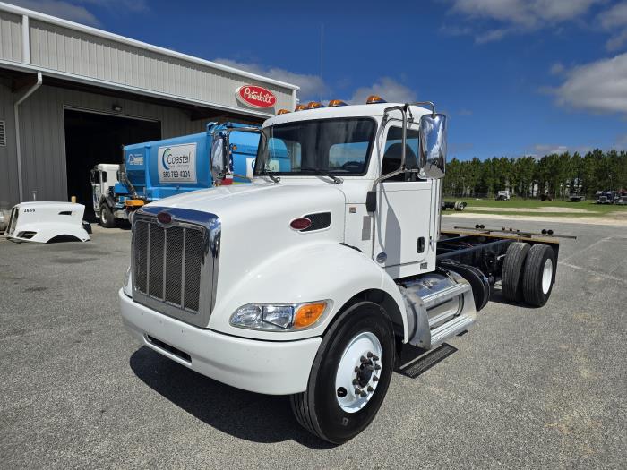 2022 Peterbilt 337-1
