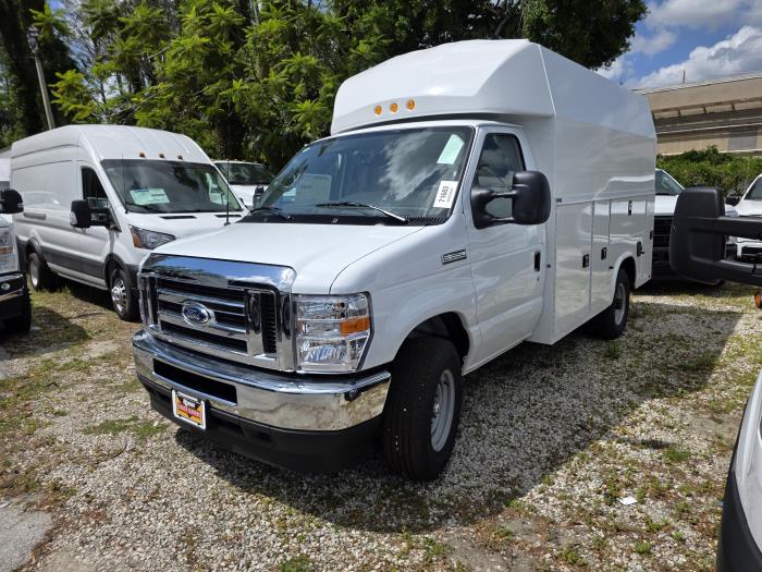 2025 Ford E-350-1
