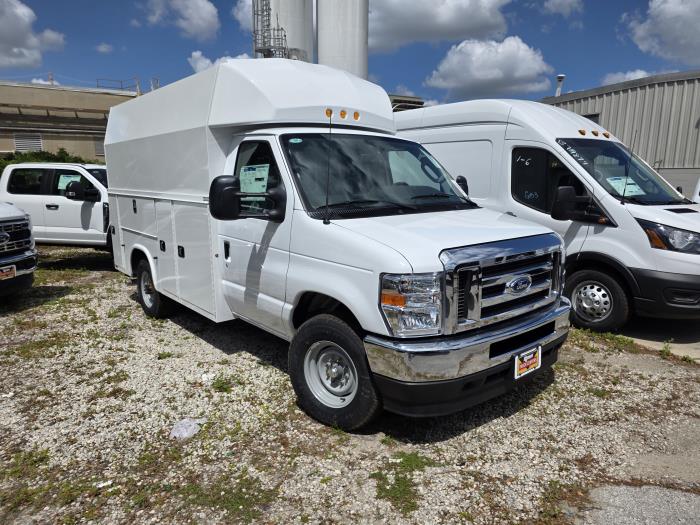 2025 Ford E-350-3