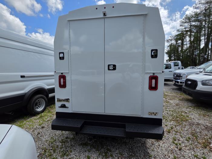 2025 Ford E-350-6