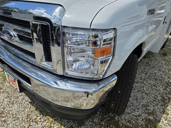 2025 Ford E-350-9