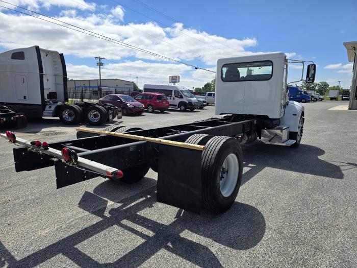 2022 Peterbilt 337-5