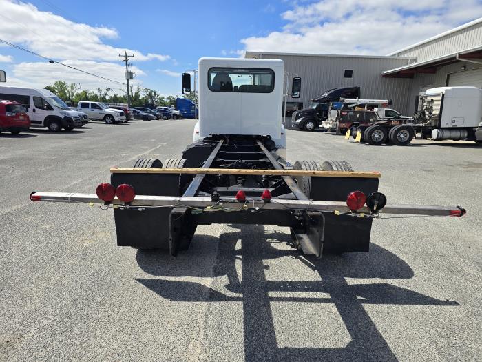 2022 Peterbilt 337-4
