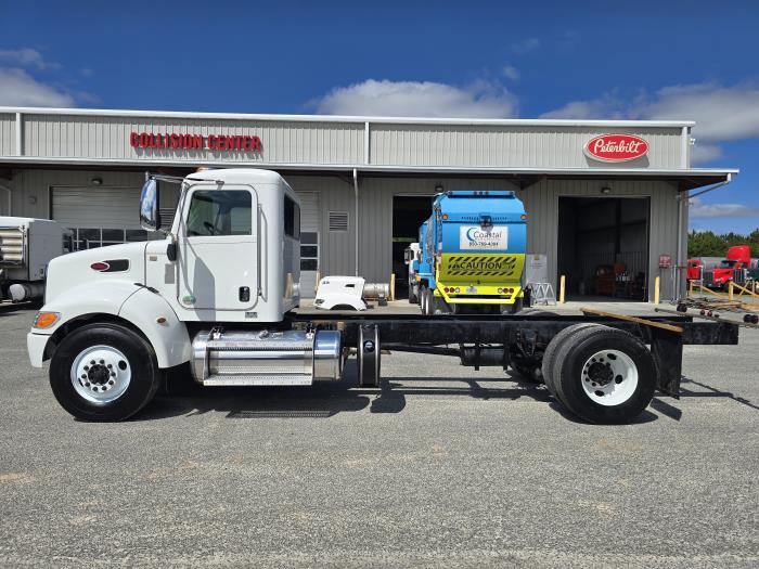 2022 Peterbilt 337-6