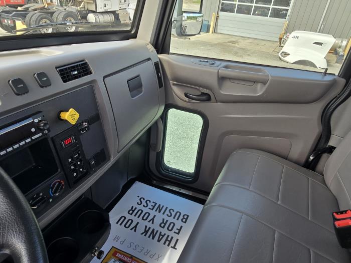 2022 Peterbilt 337-12