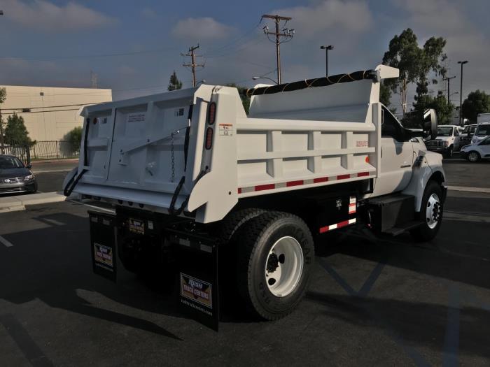 2024 Ford F-650-4