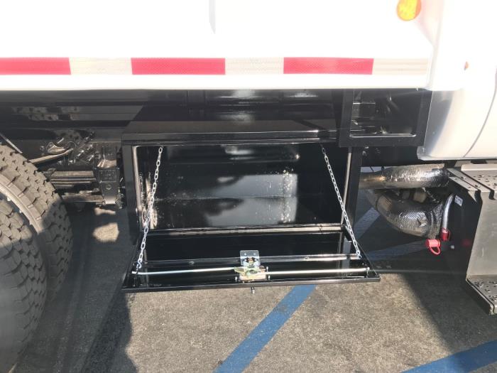 2024 Ford F-650-6