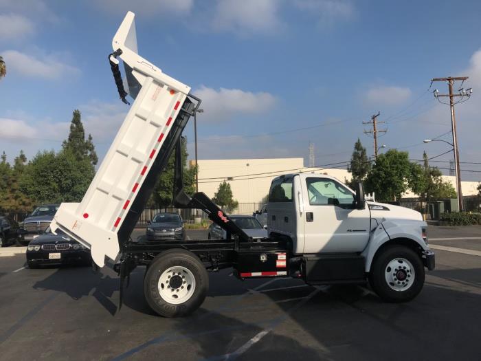 2024 Ford F-650-23