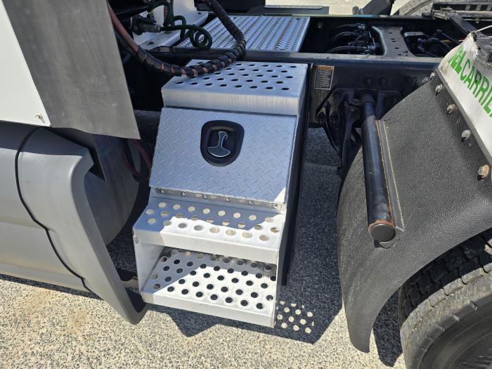 2020 Peterbilt 579-26