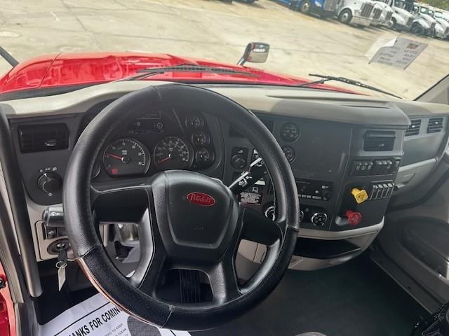 2021 Peterbilt 579-2