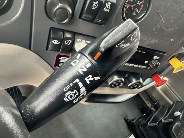 2021 Peterbilt 579-6
