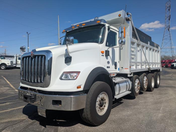 2022 International HX620-1