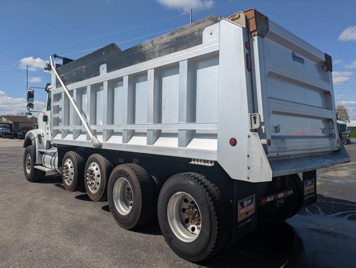 2022 International HX620-9