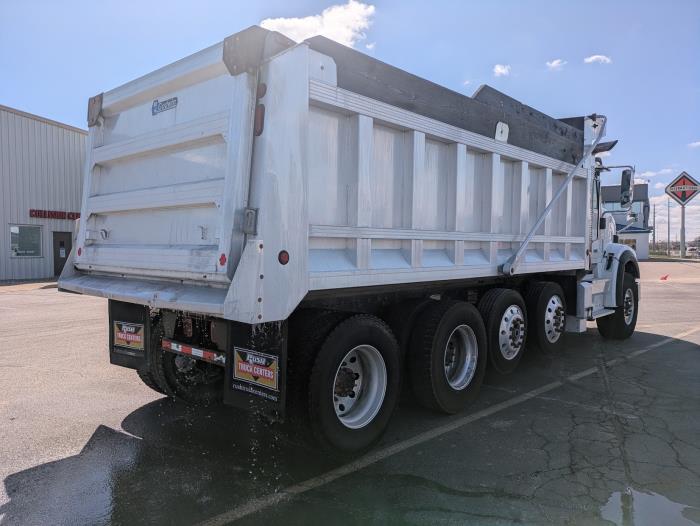 2022 International HX620-11