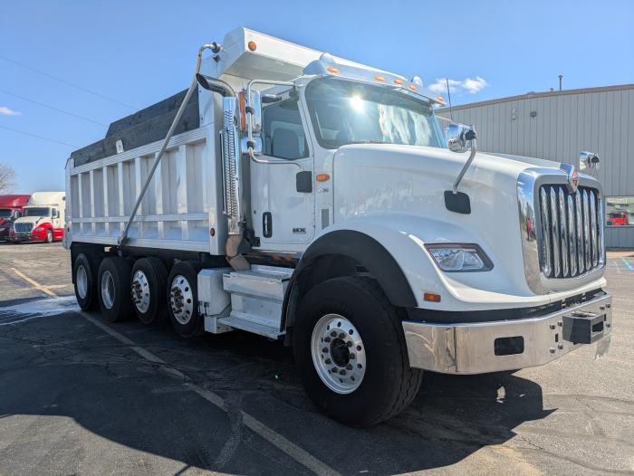 2022 International HX620-12