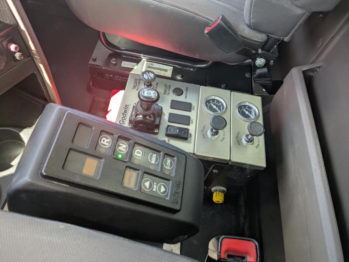 2022 International HX620-4