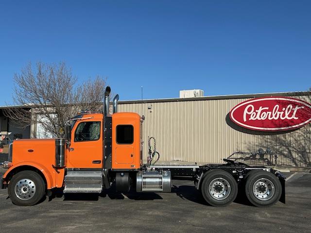 2025 Peterbilt 589-7