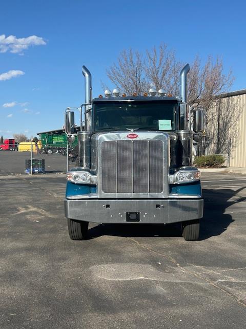 2025 Peterbilt 589-1