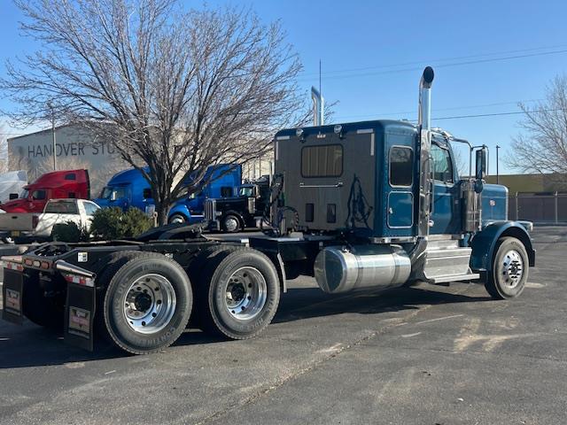 2025 Peterbilt 589-4