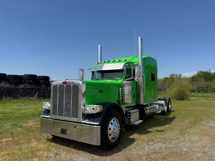 2023 Peterbilt 389-1