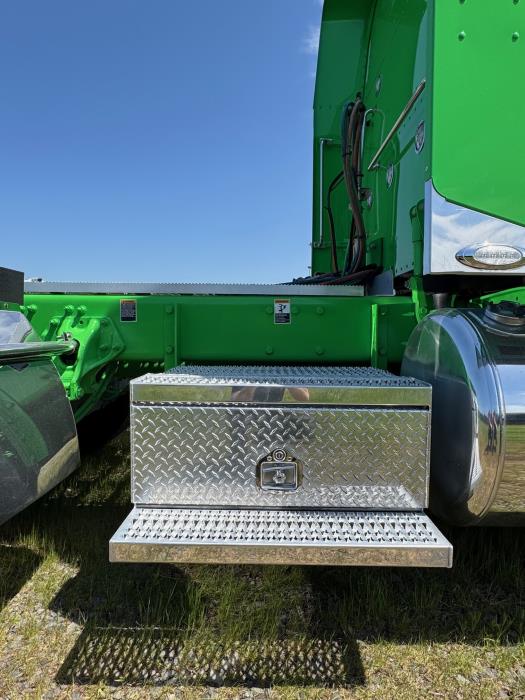 2023 Peterbilt 389-19