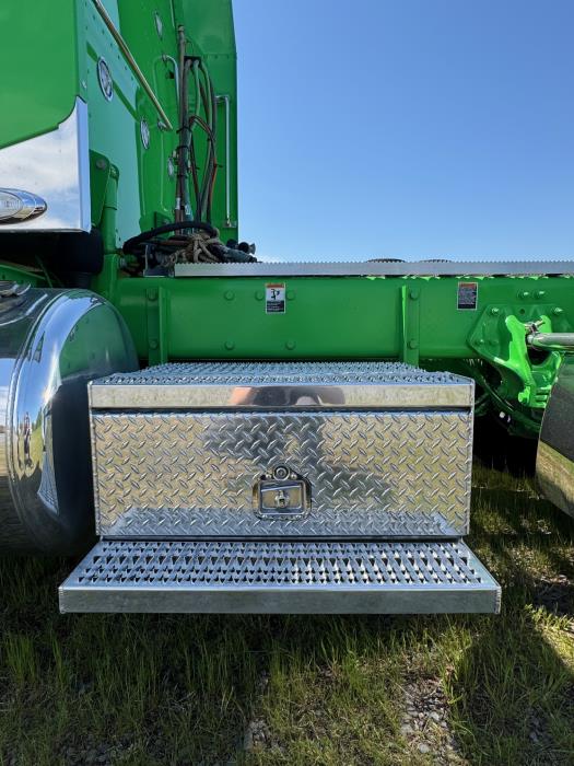 2023 Peterbilt 389-20
