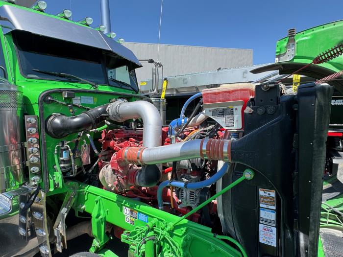 2023 Peterbilt 389-32