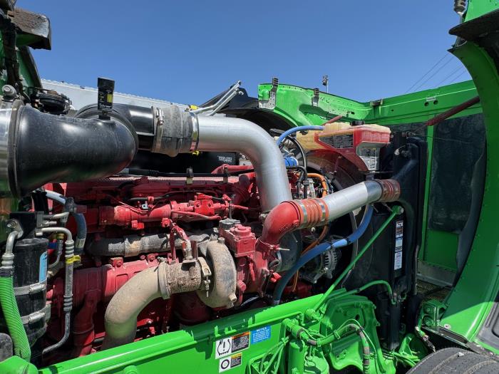 2023 Peterbilt 389-33