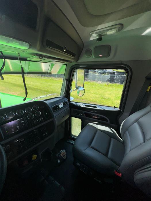 2023 Peterbilt 389-45