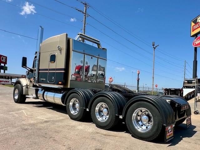 2022 Peterbilt 567-4
