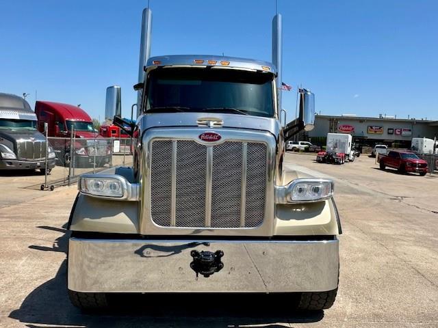 2022 Peterbilt 567-8