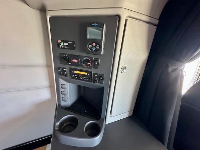 2022 Peterbilt 567-18
