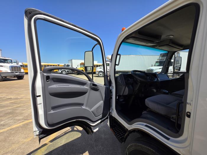 2022 Isuzu NPR-XD-9