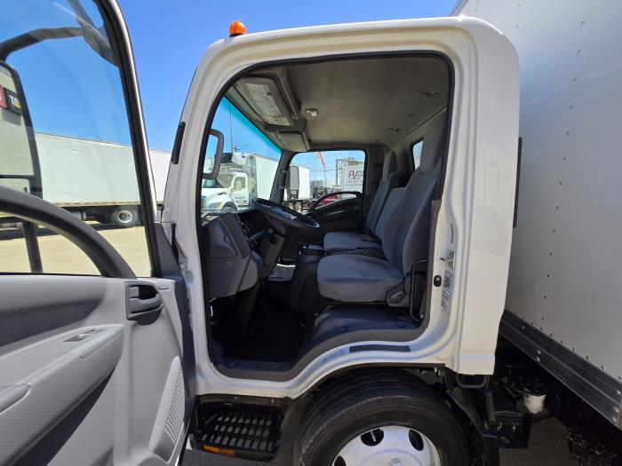 2022 Isuzu NPR-XD-10