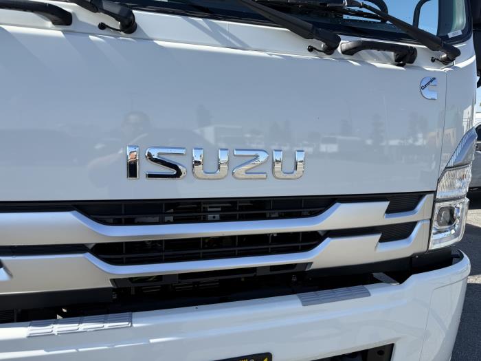 2025 Isuzu FTR-7