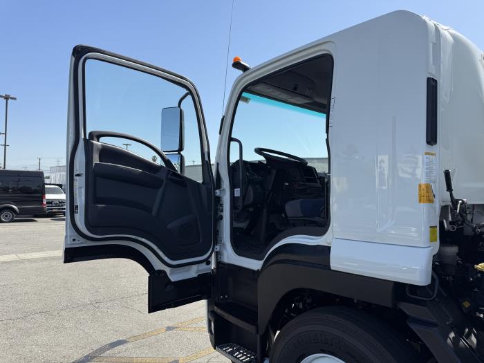 2025 Isuzu FTR-11