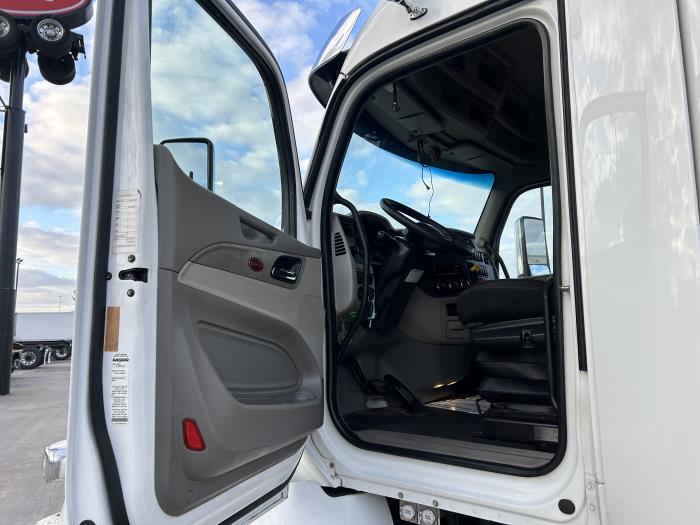 2020 Peterbilt 567-24