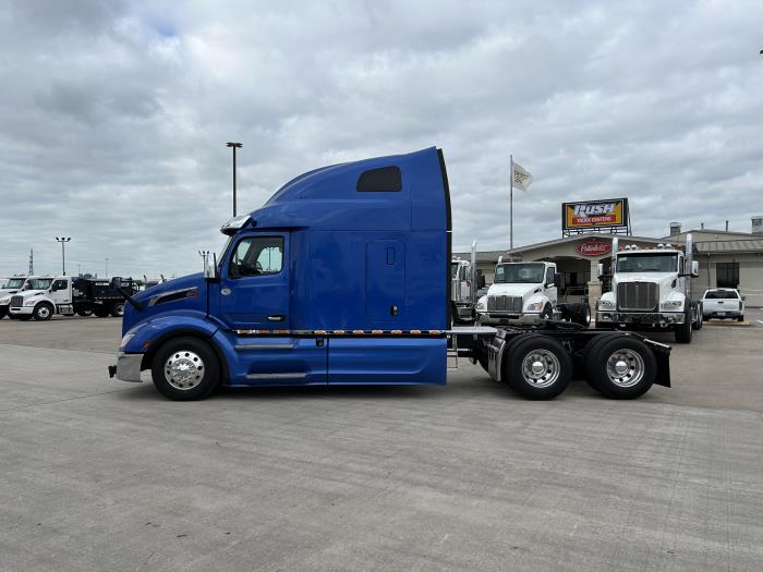 2023 Peterbilt 579-2