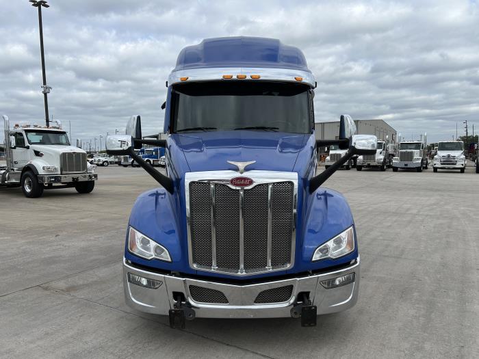 2023 Peterbilt 579-8