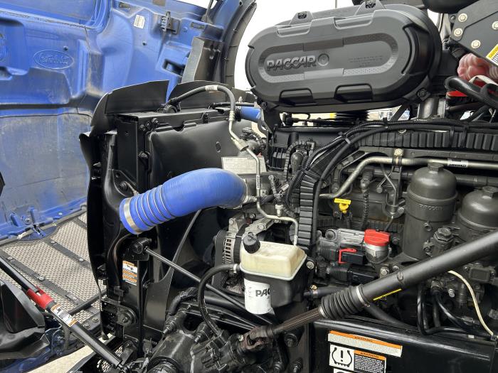 2023 Peterbilt 579-17