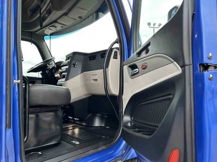 2023 Peterbilt 579-22