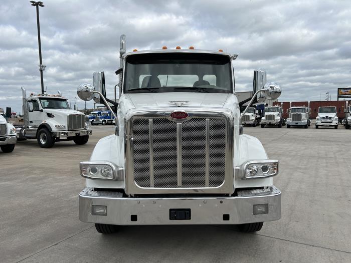 2020 Peterbilt 567-8